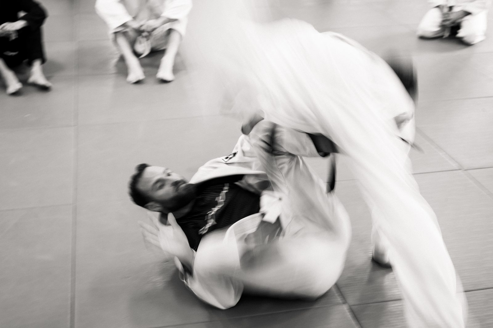 Wurf im BJJ-Training des Zanshin Dojo Hamburg, Social-Media-Produktion von Leon Farrenkopf